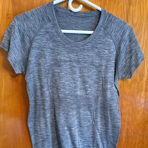 Lululemon Heather Gray Women's Short Sleeve Tee